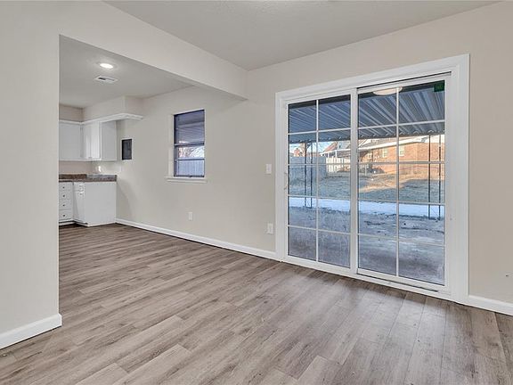 3rd image of 4825 Tate Dr