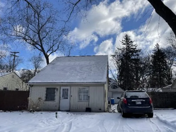 3211 Mandrake St, Commerce Township, MI 48382