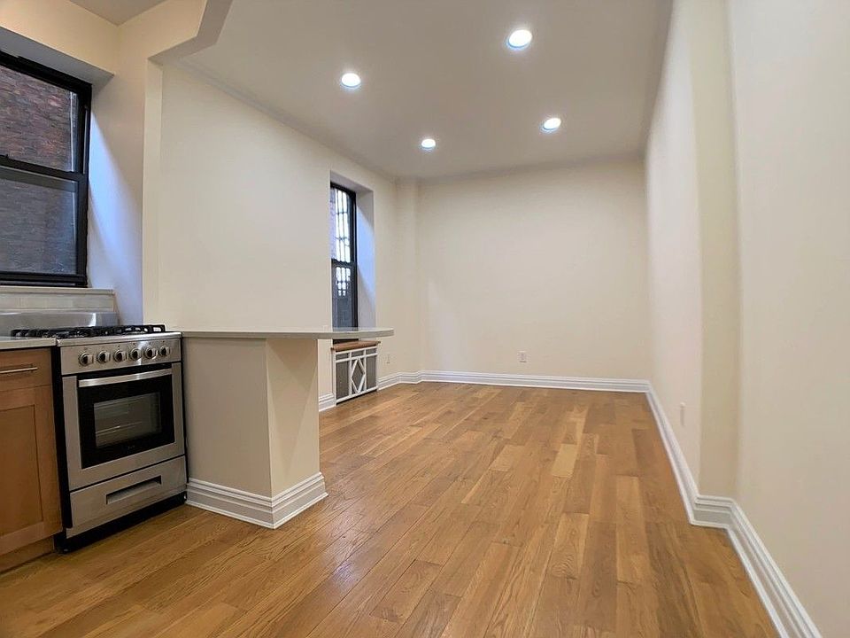 2nd image of 151 E 81st St #G5
