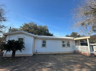508 W Flournoy St, Beeville, TX 78102