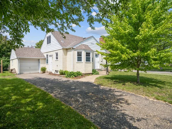 1645 Grotto St N, Saint Paul, MN 55117