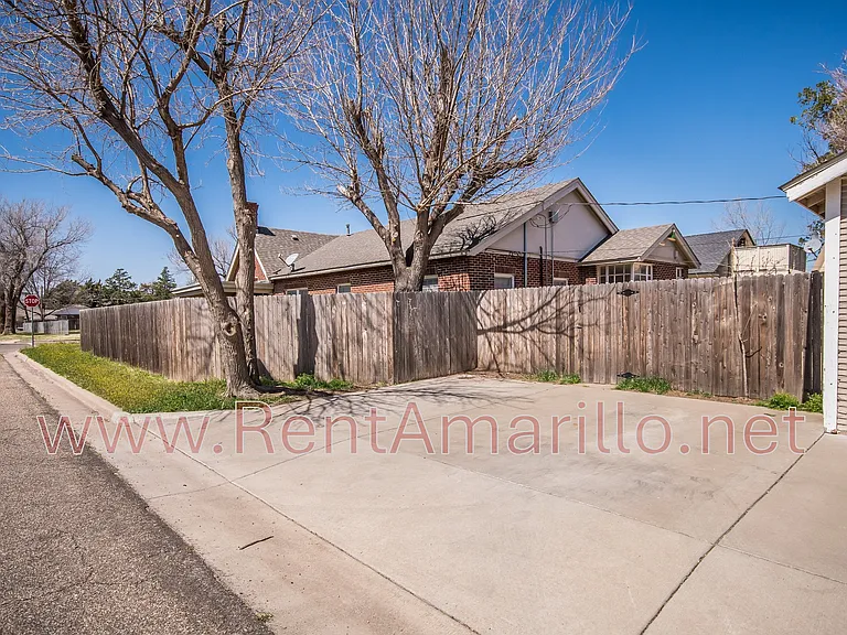 2047 S Hughes St — Photo 19