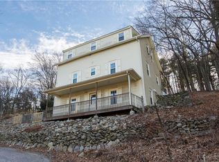 16 Farnum Pike, Smithfield, RI 02917