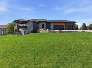 1104 Mill Knoll Ter, Manhattan, KS 66503