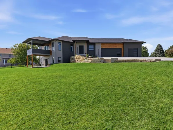 1104 Mill Knoll Ter, Manhattan, KS 66503