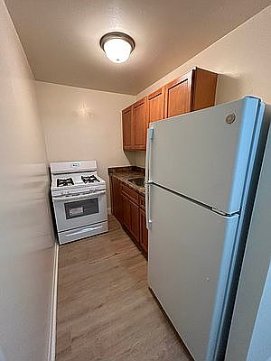 2nd image of 20 Stratford Ave #2B