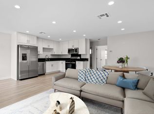 1902 N Hollywood Way, Burbank, CA 91505