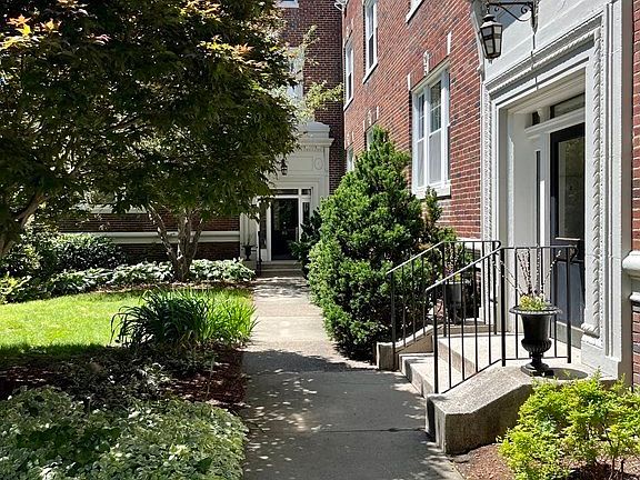 2nd image of 54 Babcock St #4