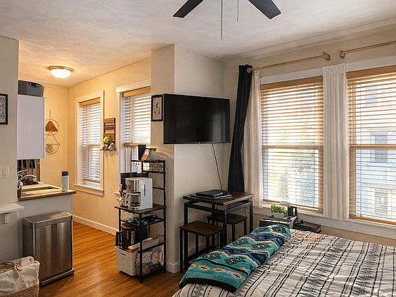 5th image of 108 Myrtle St APT 7