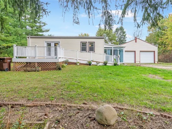 10290 Wagner Rd, North Benton, OH 44449