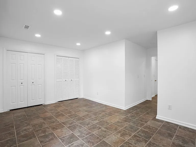 423 McDaniel Dr — Photo 25