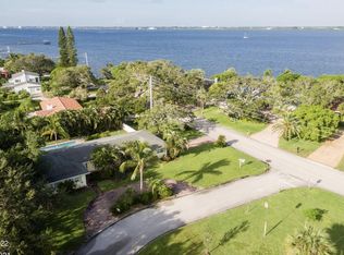 509 Riverside Cir, Melbourne Beach, FL 32951