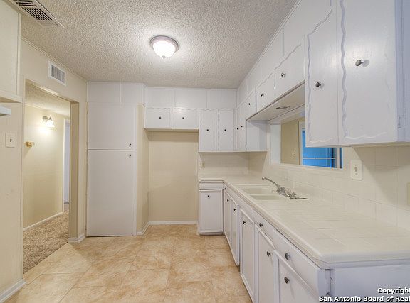 4th image of 78 Wayside Dr