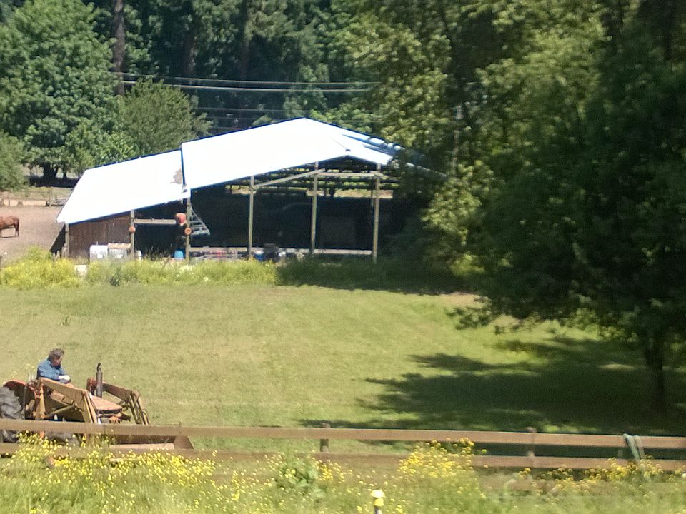 2nd image of 990 SW Borland Rd