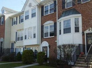 695 Pepperidge Rd, Mahwah, NJ 07430