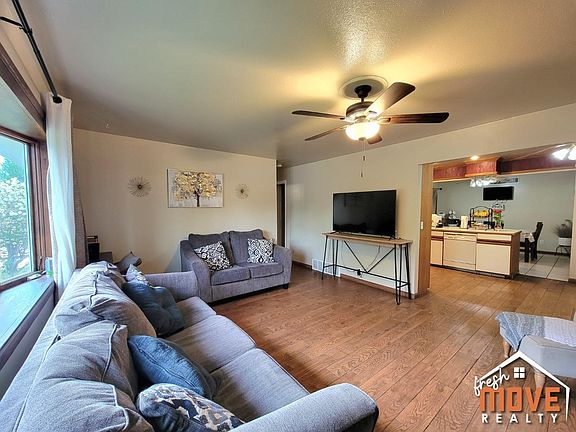 4th image of 1721 Parkwood Ln