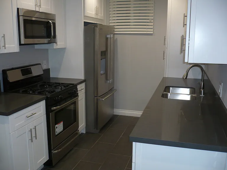8634 Falmouth Ave — Photo 12