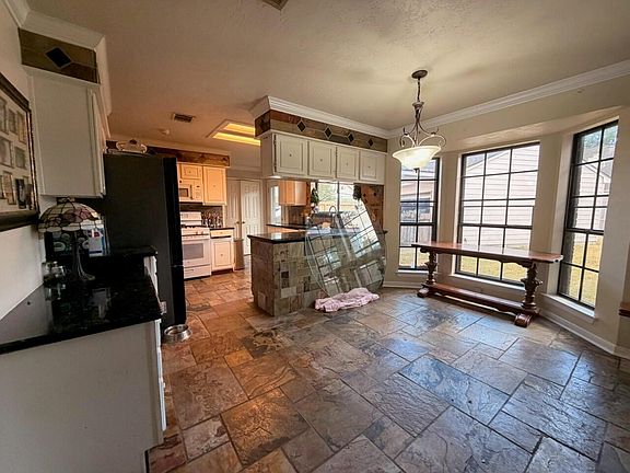 2nd image of 810 Forest Bay Ct