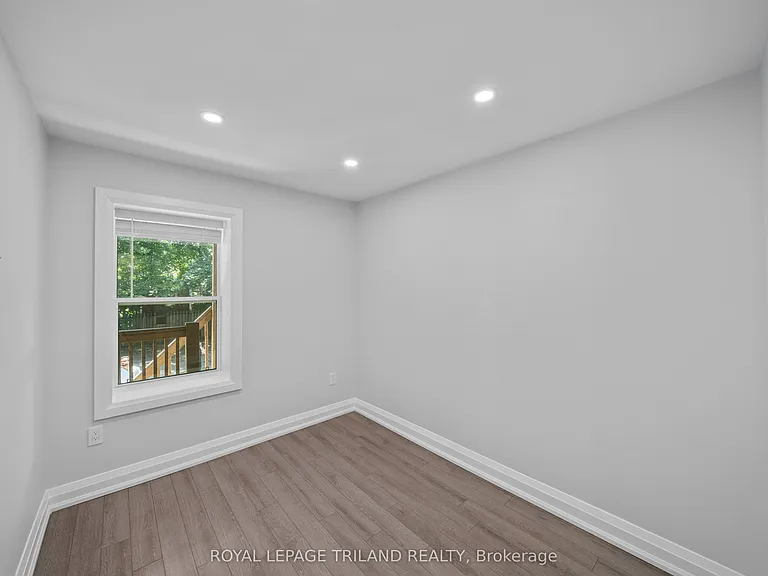 15 Balmoral Ave S #4 — Photo 14