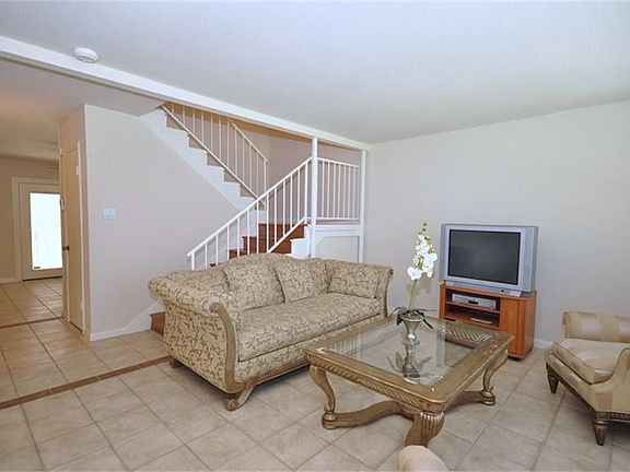 5th image of 10154 Beekman Place Dr