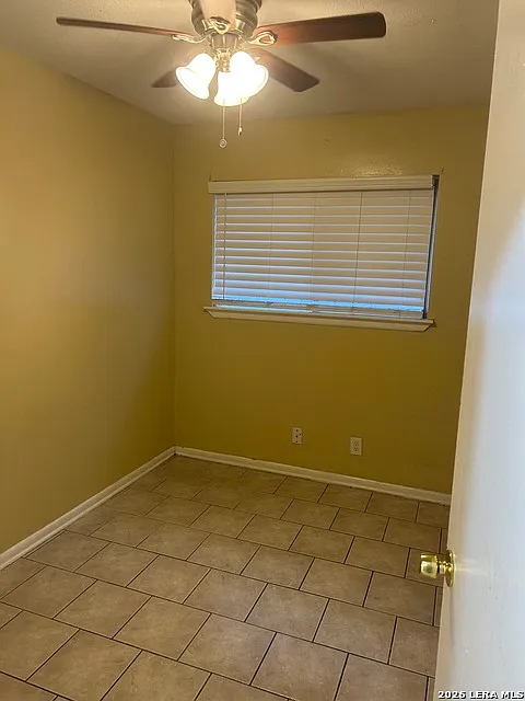 4 bed, 1.5 bath, 1004 sqft, $1,325 — Photo 3