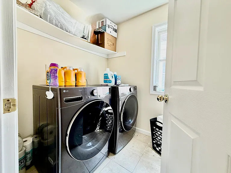 264 Custer Ave #2 — Photo 11