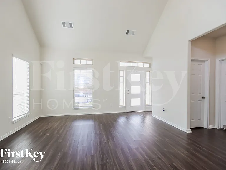 12543 Highgrove Springs Dr — Photo 5