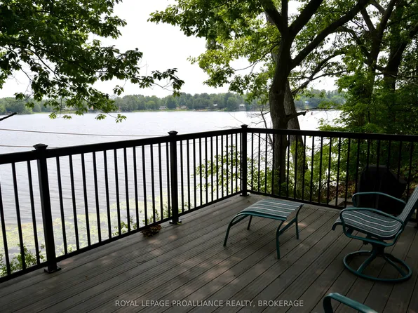 6079 Carleton Dr, South Frontenac, ON K0H 2W0