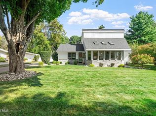 17 Knadler Dr, Latham, NY 12110