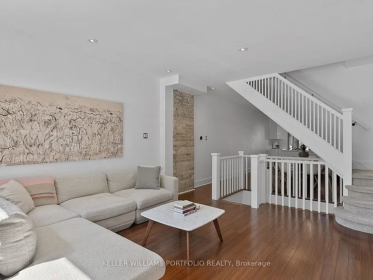 28 Tiverton Ave — Photo 4