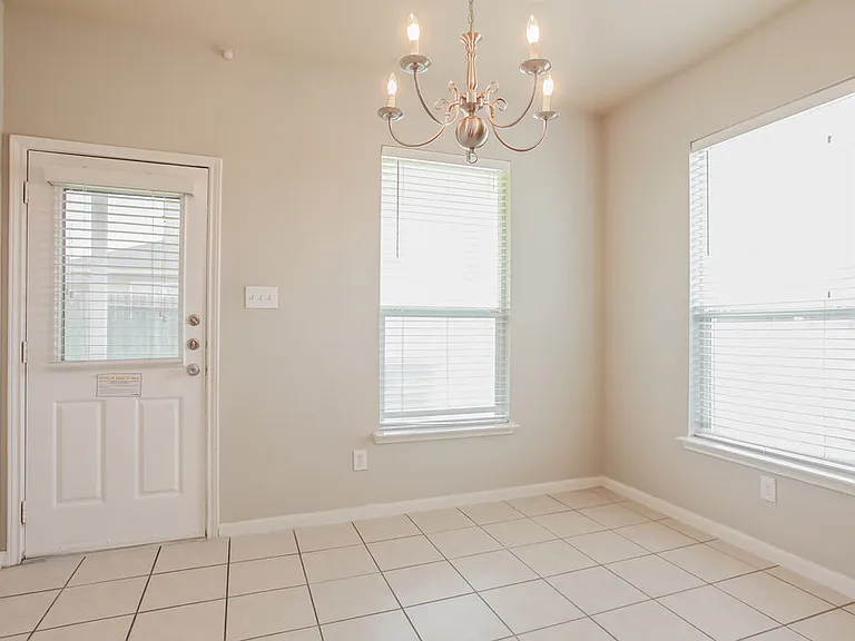 15702 Flagstone Walk Way — Photo 5