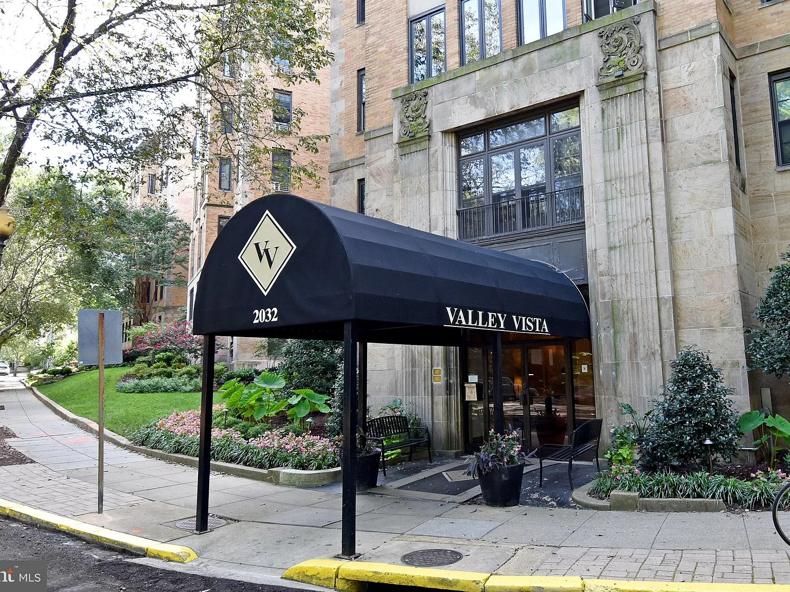 Valley Vista — Photo 2