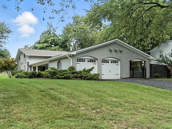 3rd image of 9526 Croton Dr