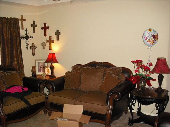 3rd image of 234 Pino St
