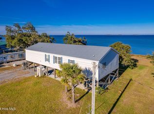415 Lola Rd, Cedar Island, NC 28520