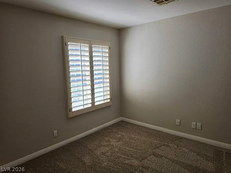 6912 Green Island Ave — Photo 5