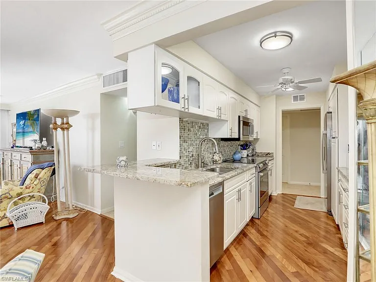 4005 Gulf Shore Blvd N #800 — Photo 28