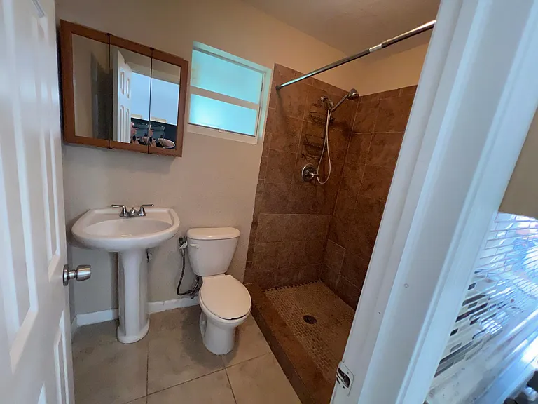 4361 NW 36th Ave #B — Photo 4