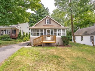 33 Ambrose St, Springfield, MA 01109