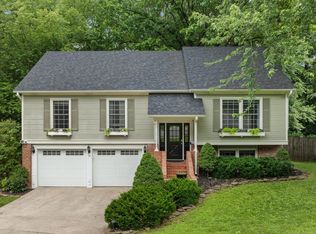 915 S Mission Cir, Springfield, MO 65809