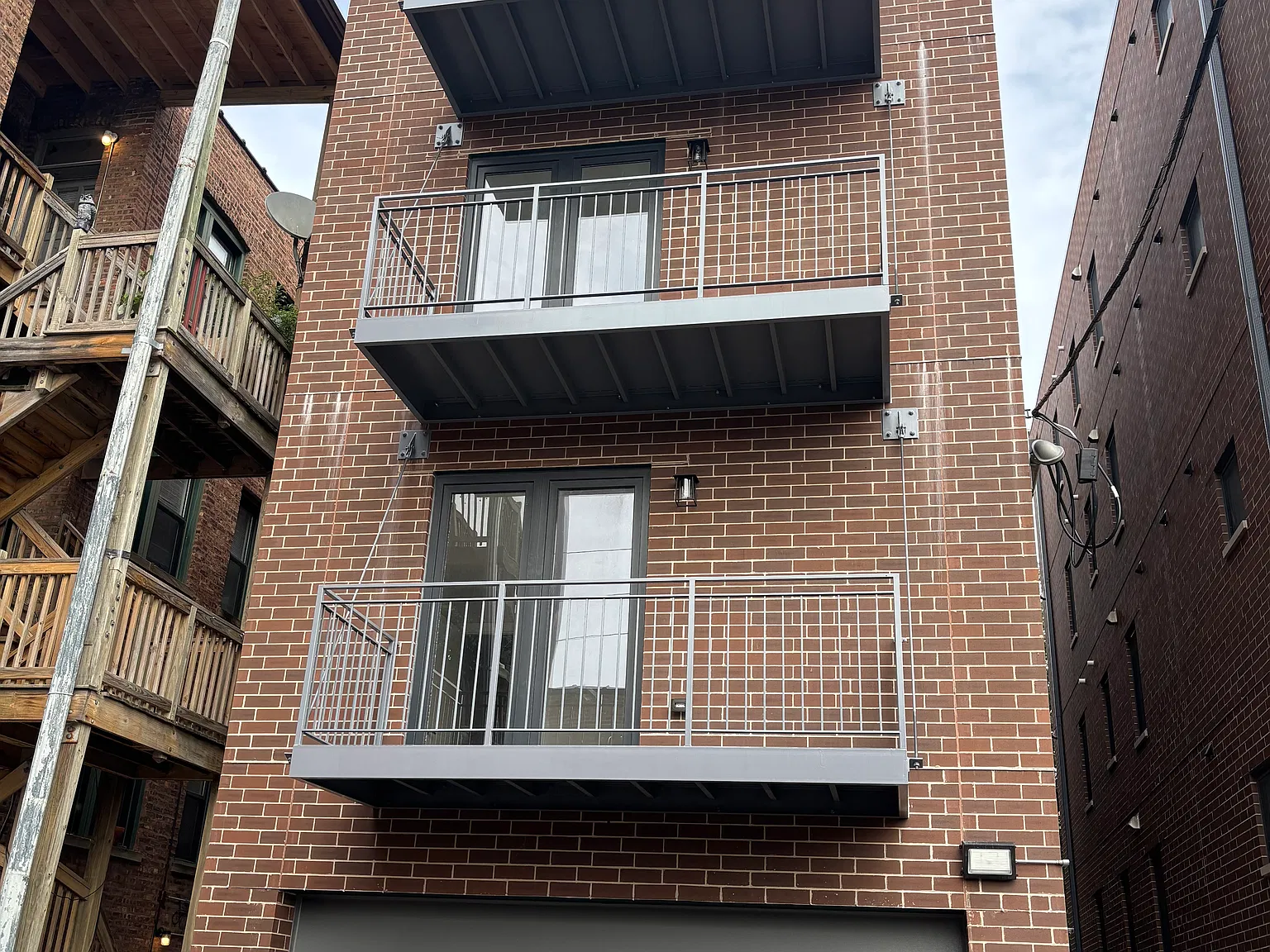 1 bed, 1000 sqft, $1,900 — Photo 2