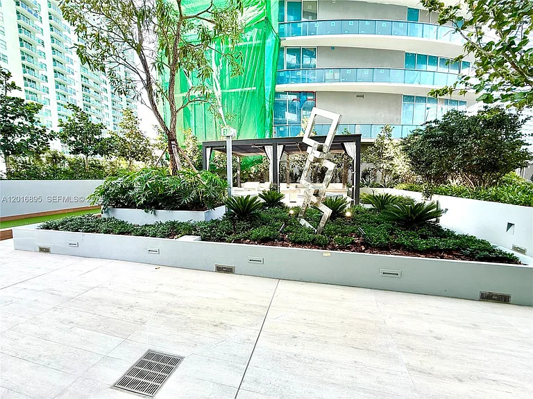 77 SE 5th St #1213 — Photo 28