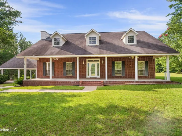 28 Houston Rd, Poplarville, MS 39470