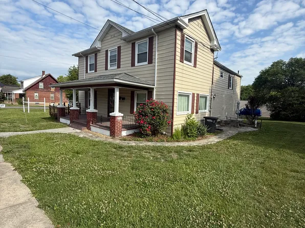 126 W Cleveland Ave #1, Vinton, VA 24179