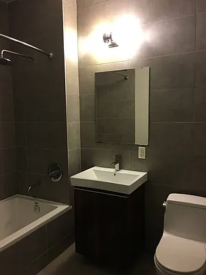 Rented by Manhattan Management LLC | media 4