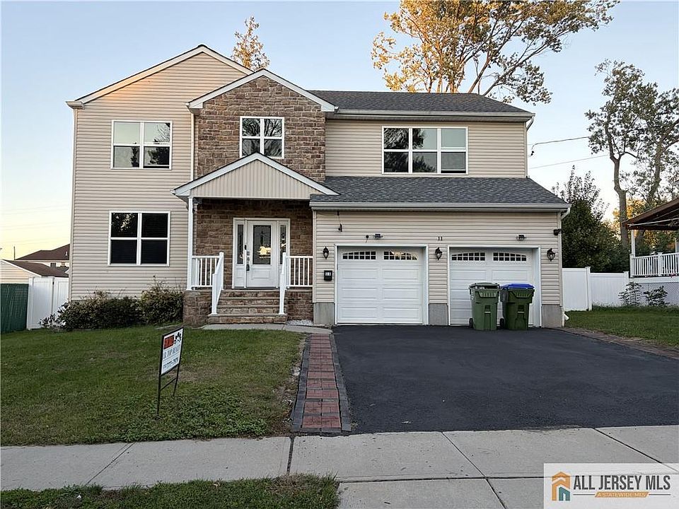 1st image of 11 Andre Ave