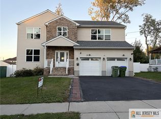 11 Andre Ave, Edison, NJ 08817