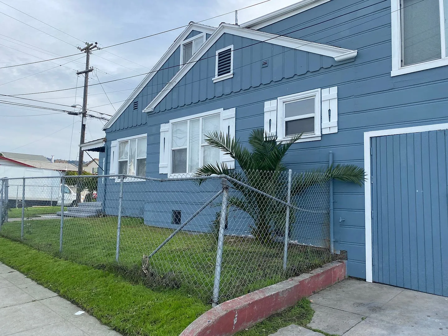 F03432 — Photo 2