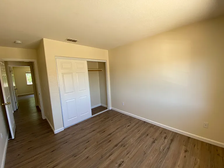 1130 King Loop — Photo 8