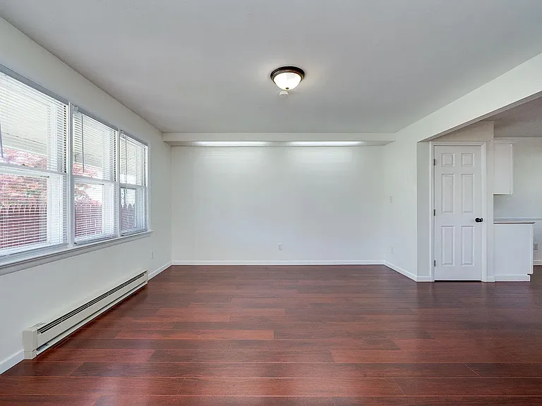 4 S Buttonwood St — Photo 7